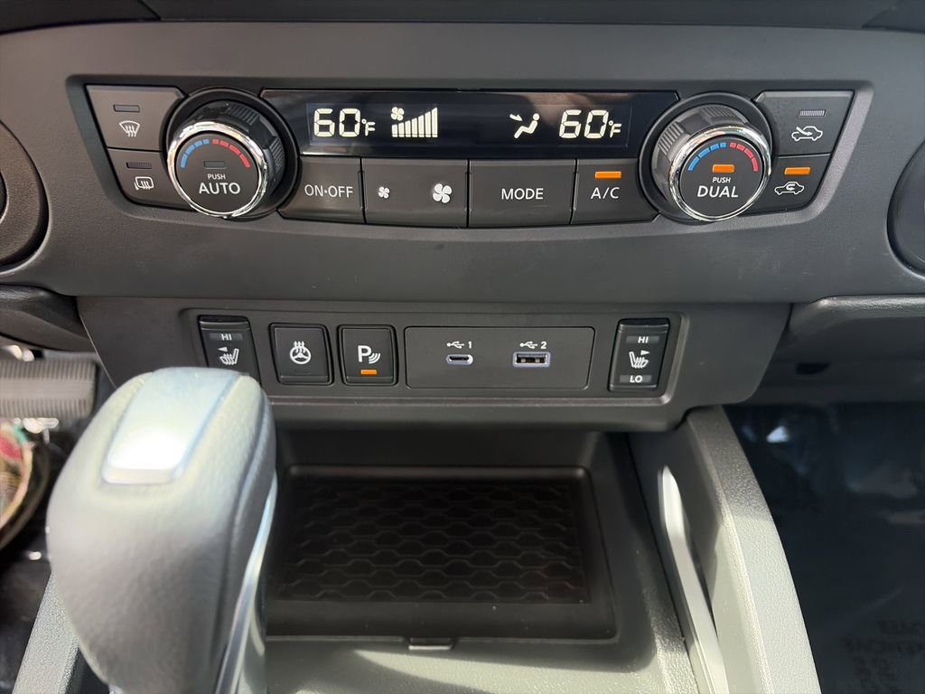 Used 2024 Nissan Frontier SL w/ Technology Package RWD image 26