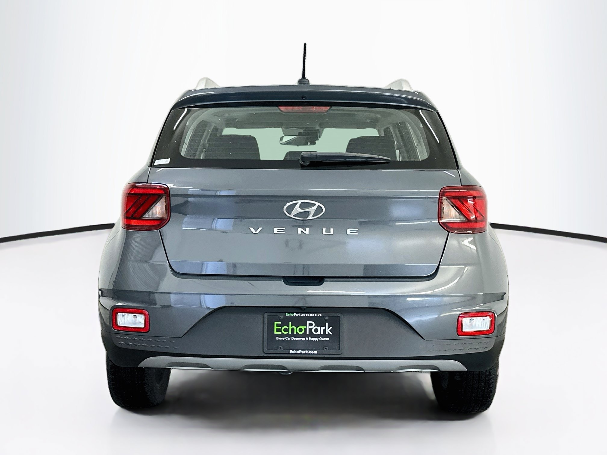 Used 2025 Hyundai Venue SEL FWD image 7