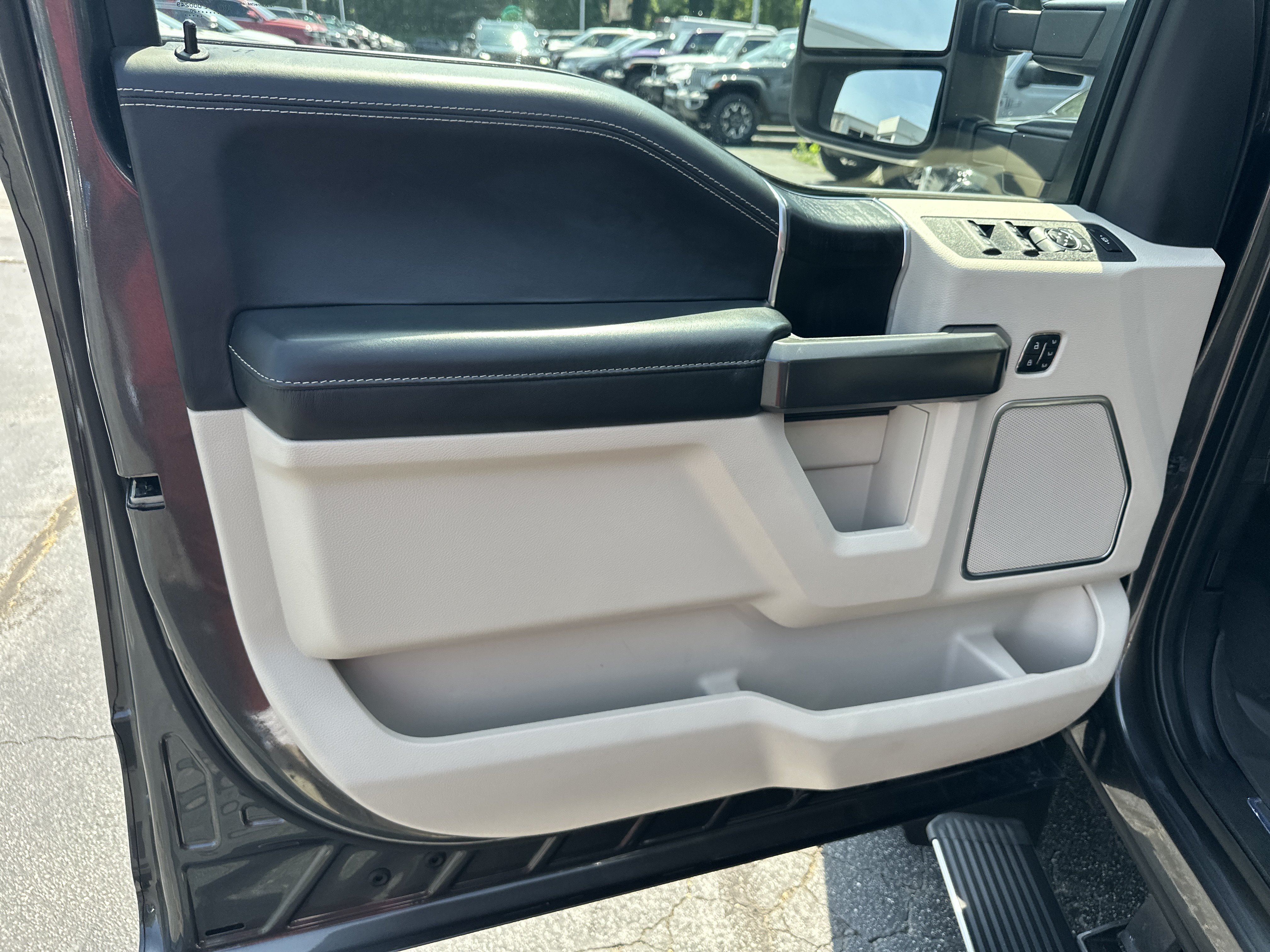Used 2020 Ford F450 Limited w/ FX4 Off-Road Package AWD/4WD image 12