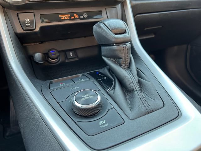 Used 2021 Toyota RAV4 LE image 22