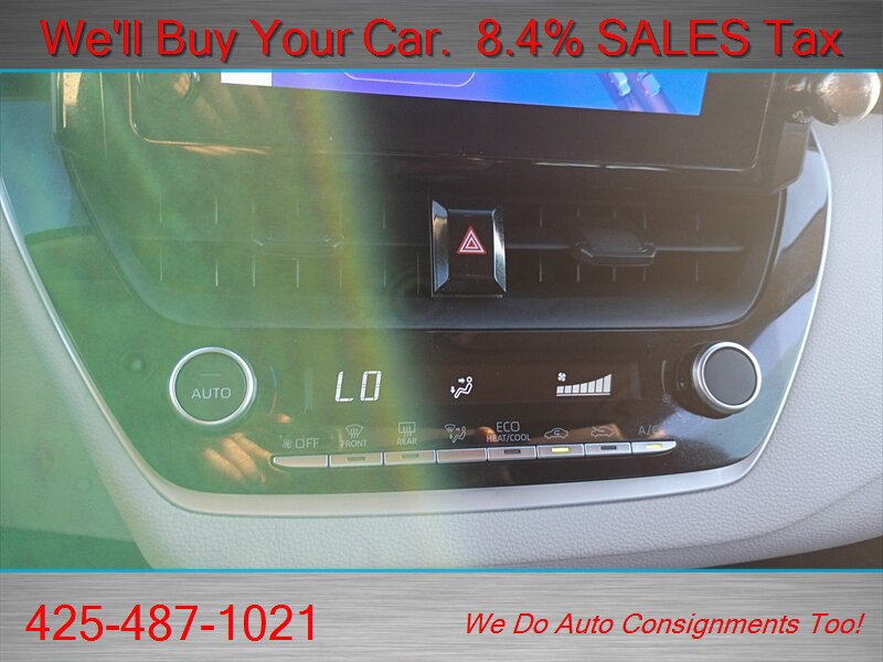 Used 2024 Toyota Corolla LE FWD image 29