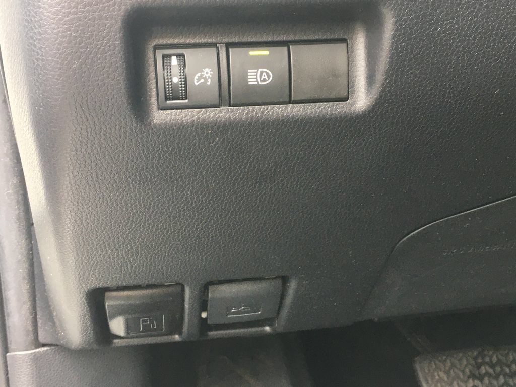 Used 2024 Toyota RAV4 LE AWD/4WD image 17