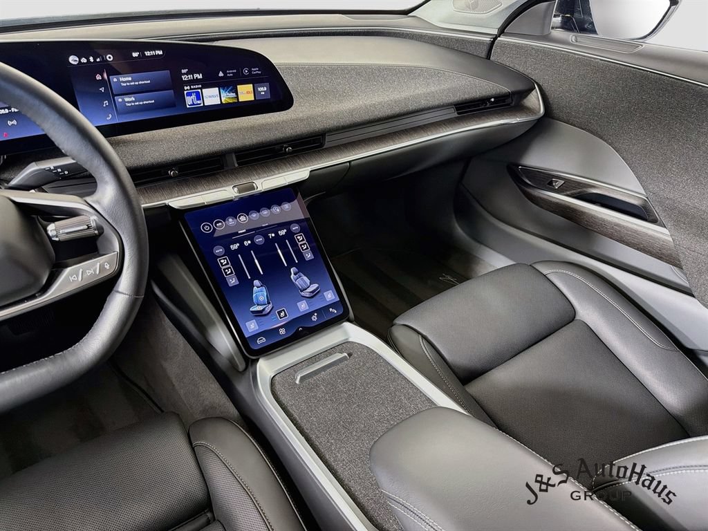 Used 2025 Lucid Air Touring AWD/4WD image 30