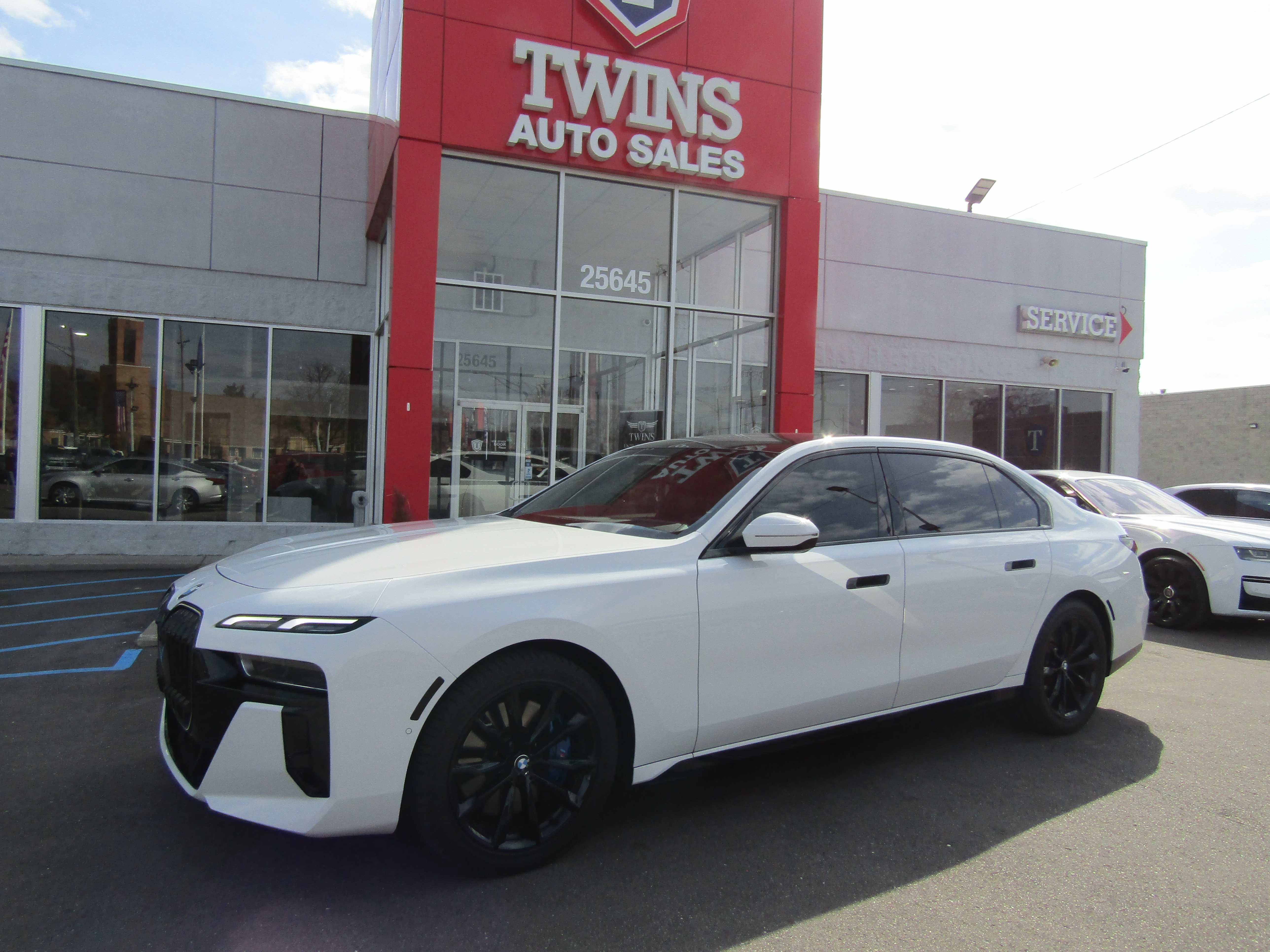 Used 2024 BMW 740i xDrive 740I XDRIVE SEDAN 4D image 2