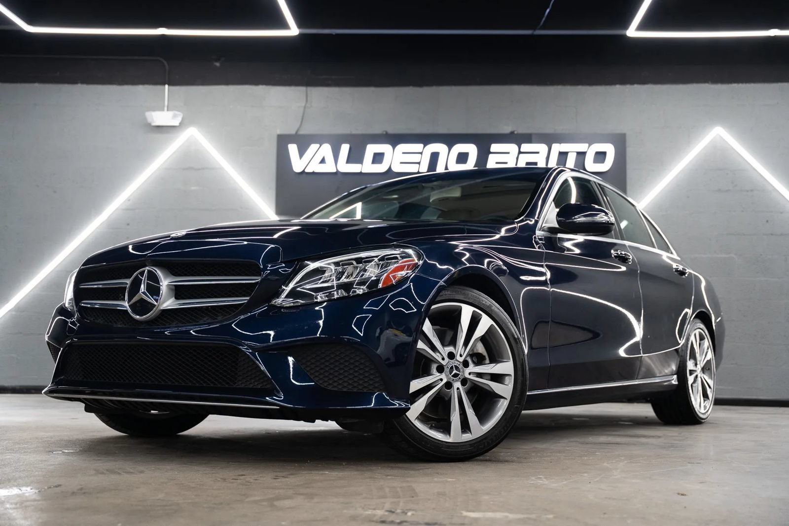 Used 2019 Mercedes-Benz C 300 Sedan image 2