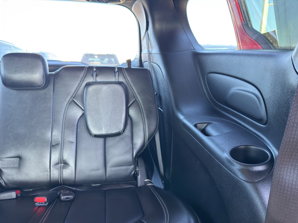 Used 2025 Chrysler Pacifica Select FWD image 34