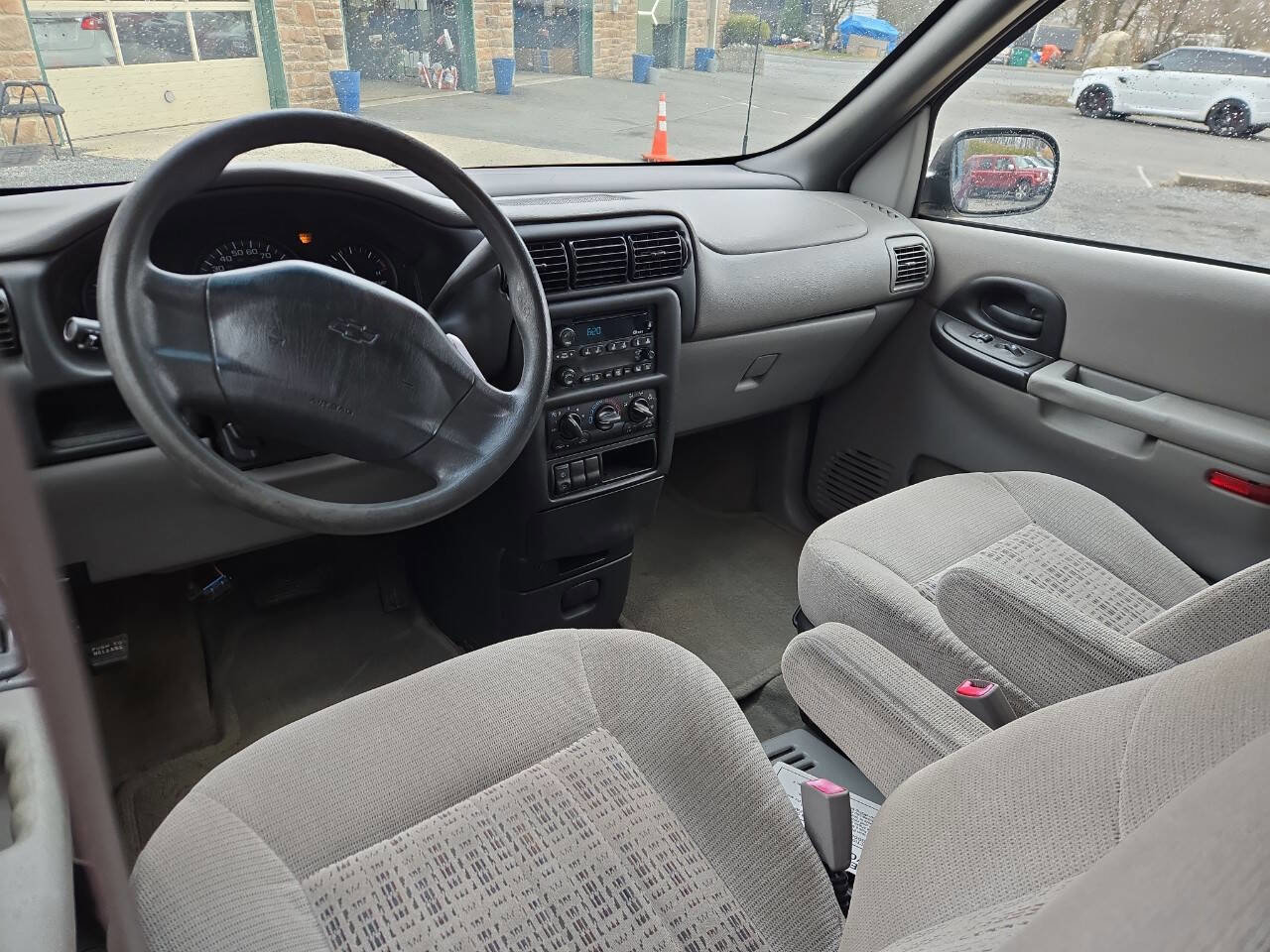 Used 2003 Chevrolet Venture LS FWD image 11