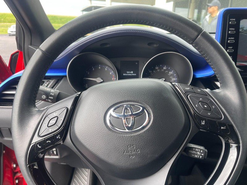 Used 2021 Toyota C-HR XLE FWD image 14