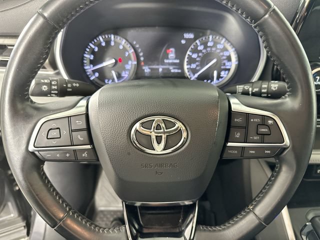 Used 2020 Toyota Highlander XLE AWD/4WD image 21