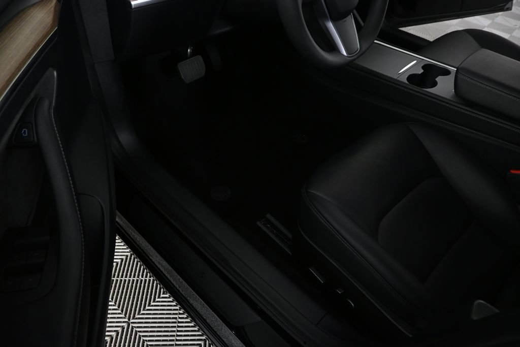 Used 2023 Tesla Model 3 Standard Range RWD image 7