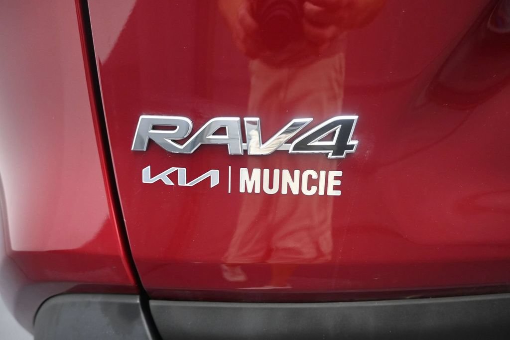 Used 2019 Toyota RAV4 Limited w/ Cold Weather Package AWD/4WD image 10