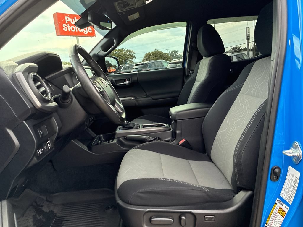 Used 2021 Toyota Tacoma TRD Off-Road AWD/4WD image 27