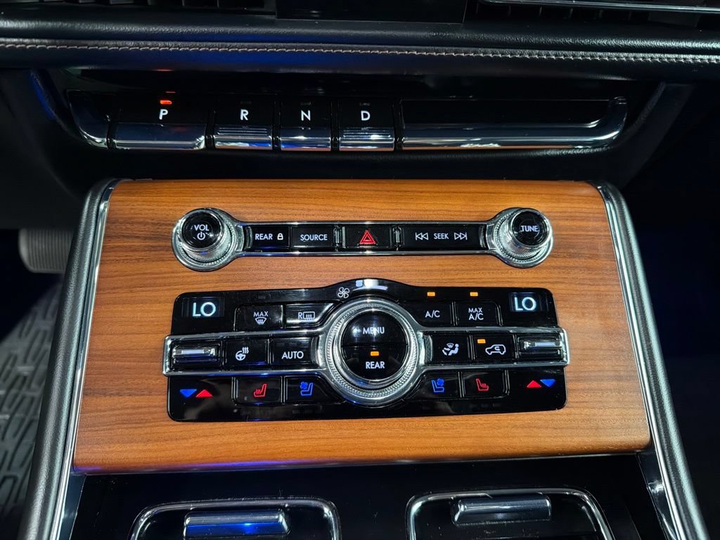 Certified 2020 Lincoln Aviator Reserve w/ Equipment Group 202A AWD/4WD image 14