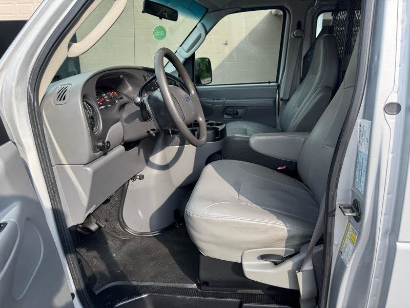 Used 2008 Ford E-250 and Econoline 250 RWD image 13