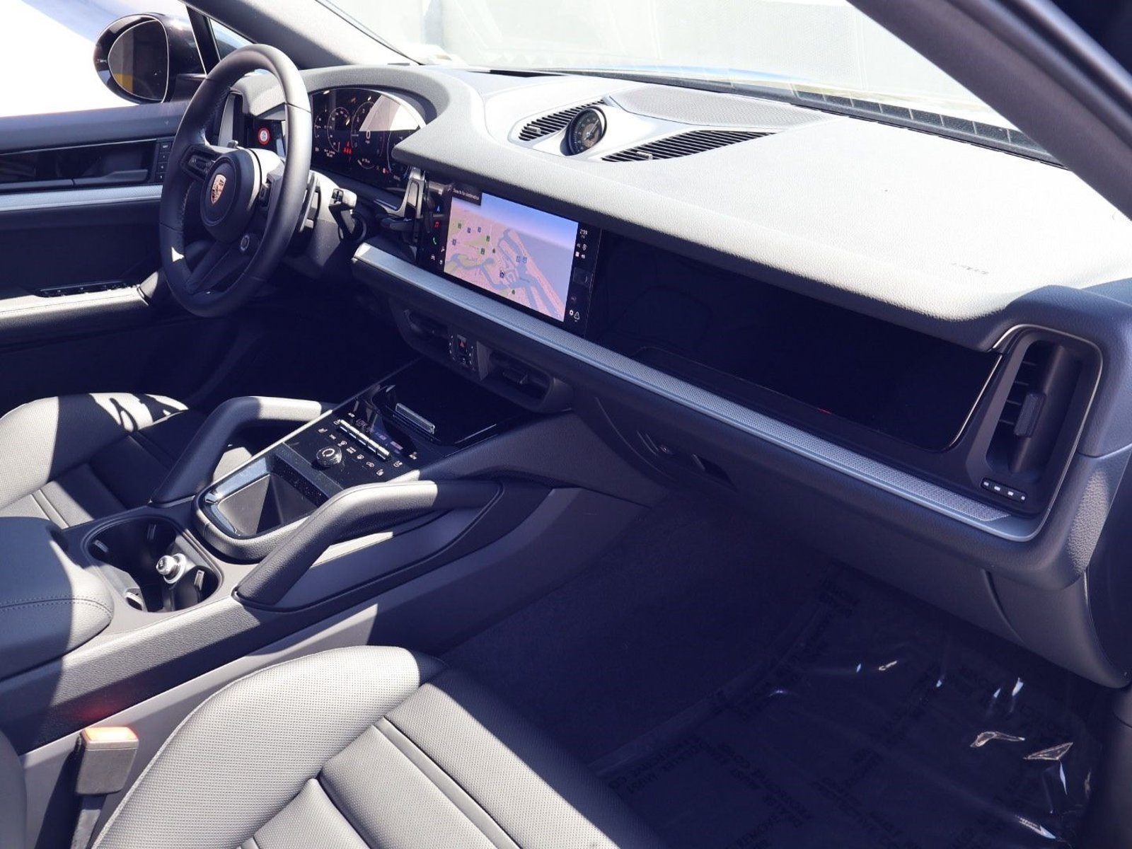 New 2026 Porsche Cayenne Coupe AWD/4WD image 25