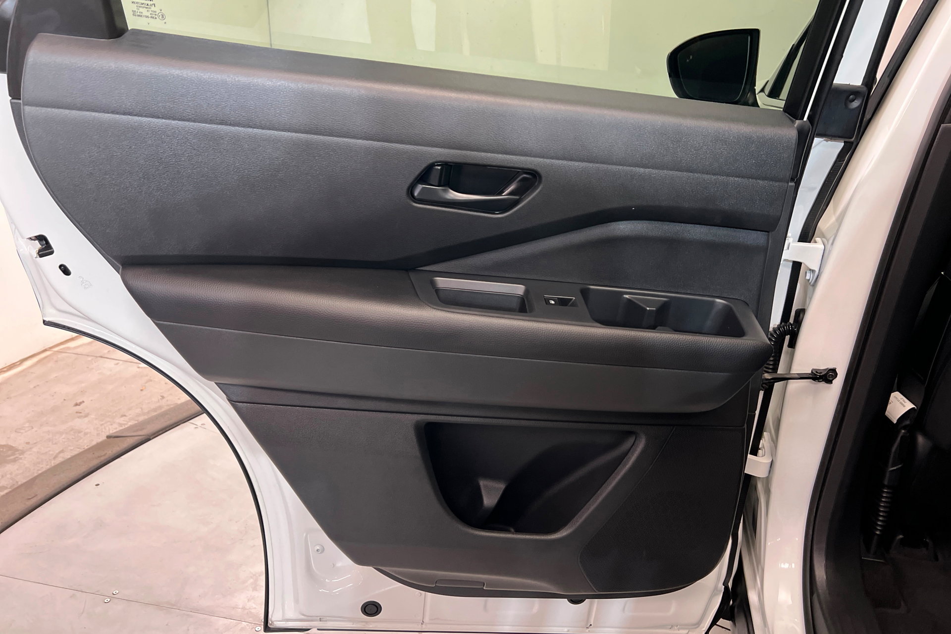Used 2025 Nissan Pathfinder S FWD image 20