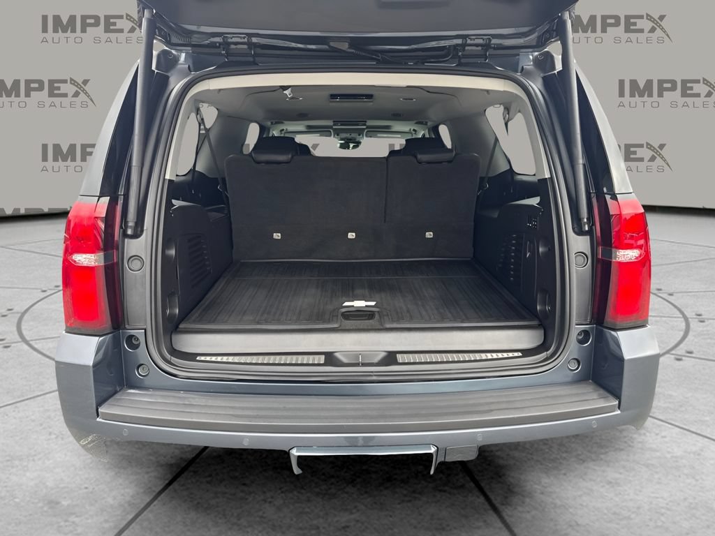 Used 2020 Chevrolet Suburban Premier AWD/4WD image 33