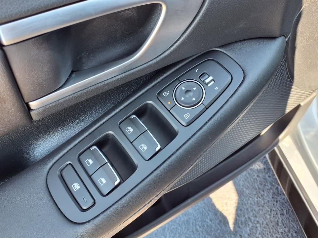 Used 2025 Hyundai Sonata SEL image 12