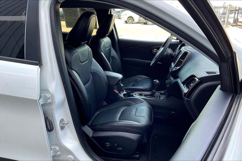 Used 2023 Jeep Cherokee Altitude Lux image 7