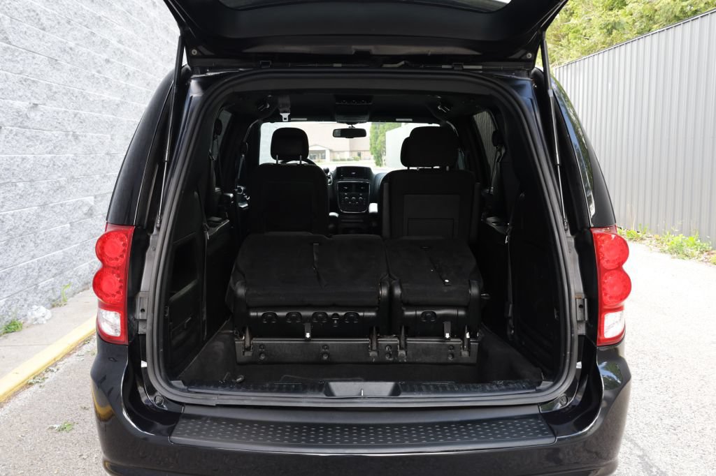 Used 2018 Dodge Grand Caravan SE FWD image 25