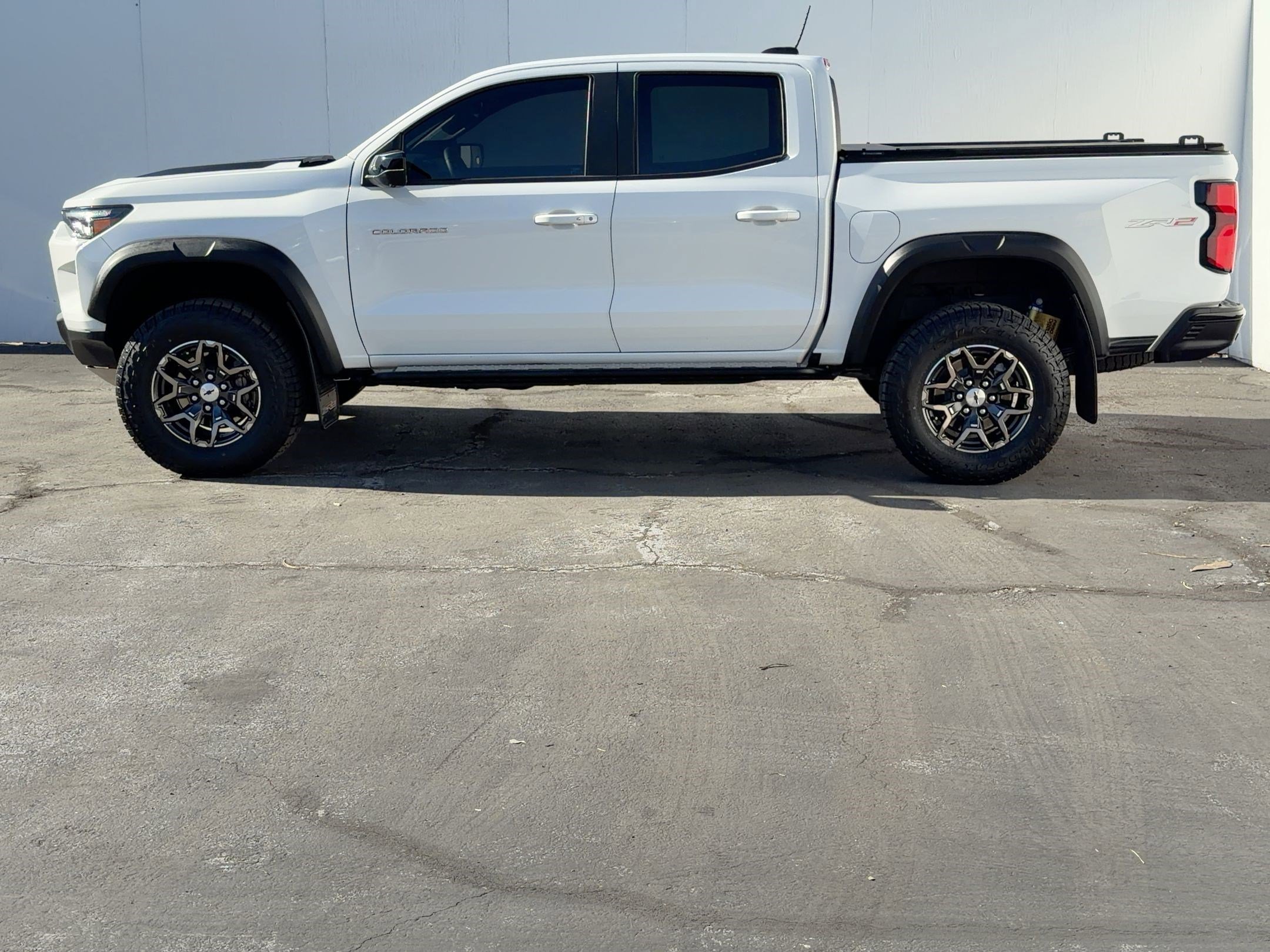 Used 2024 Chevrolet Colorado ZR2 w/ Technology Package image 2