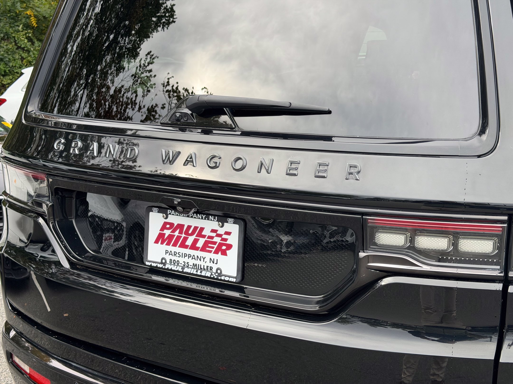 Used 2024 Jeep Grand Wagoneer Series II Obsidian w/ Quick Order Packagew 28T AWD/4WD image 30