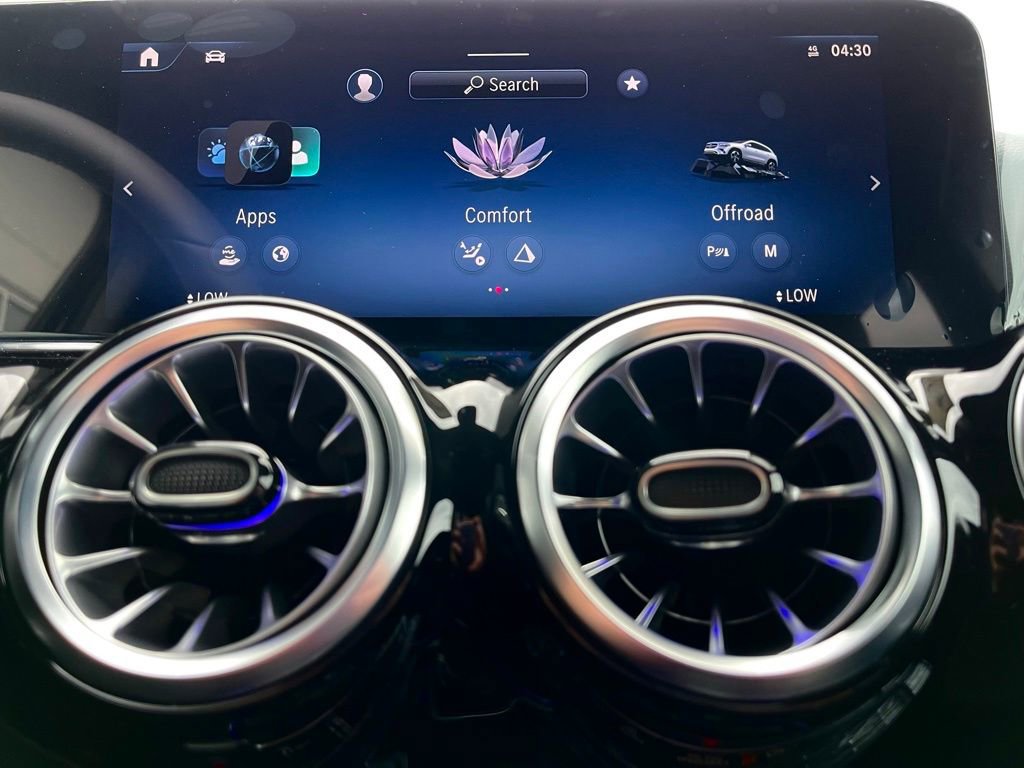 Used 2025 Mercedes-Benz GLA 250 4MATIC image 27