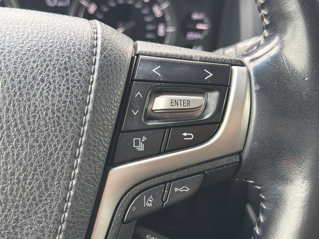 Used 2018 Toyota Land Cruiser AWD/4WD image 23