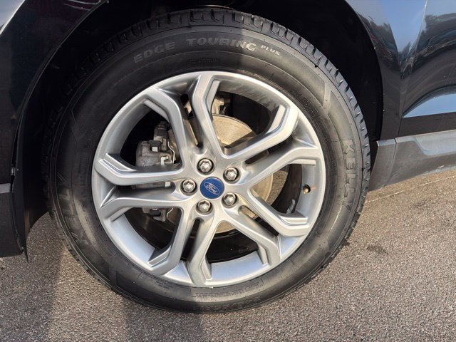 Used 2018 Ford Edge Titanium FWD image 9