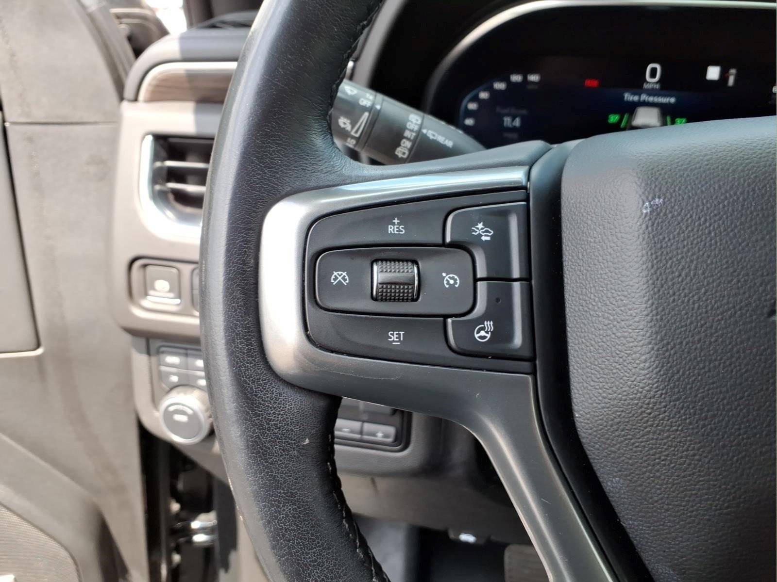 Used 2022 Chevrolet Tahoe Z71 w/ Luxury Package AWD/4WD image 25