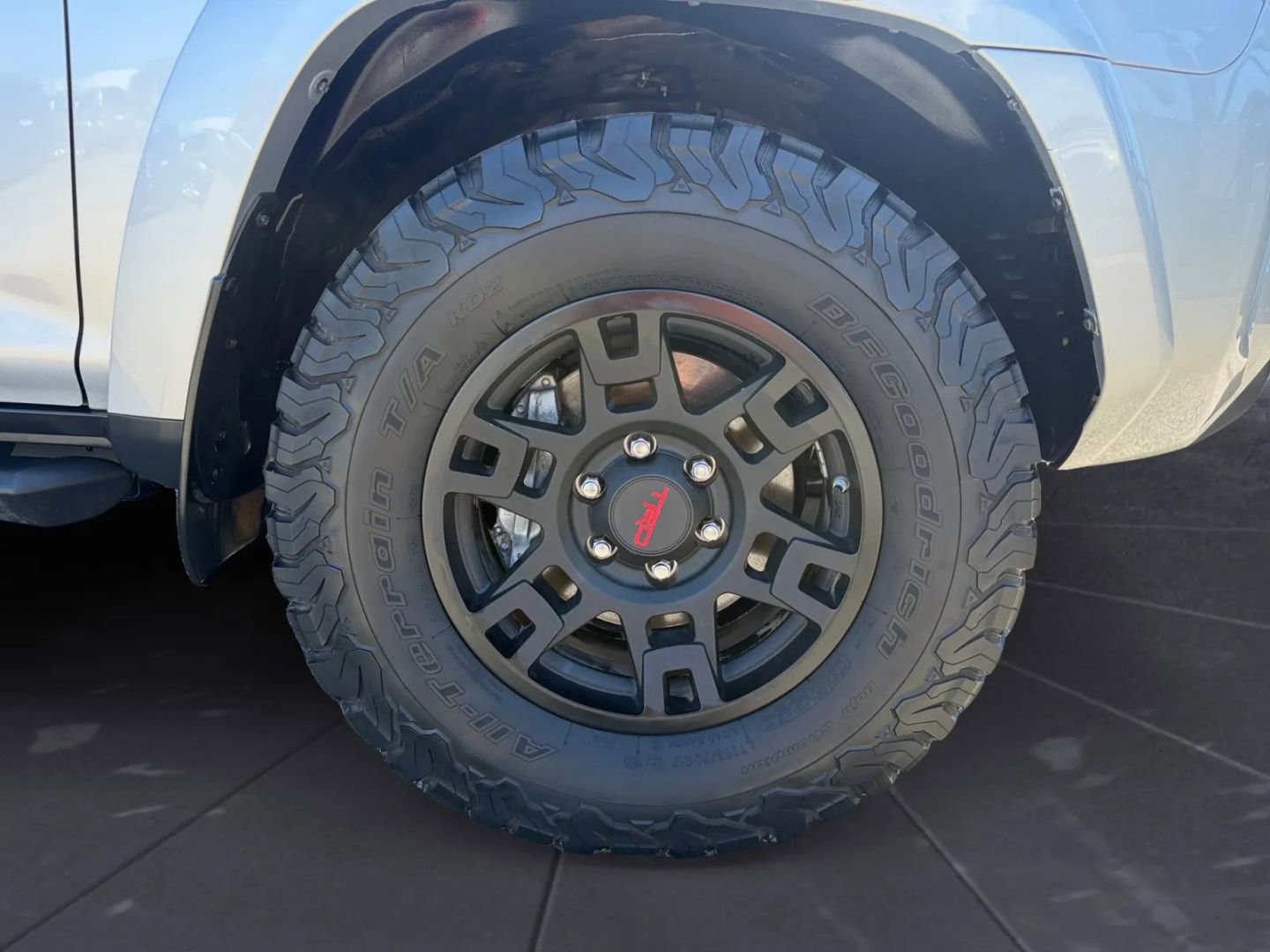 Used 2018 Toyota 4Runner TRD Off-Road Premium image 32