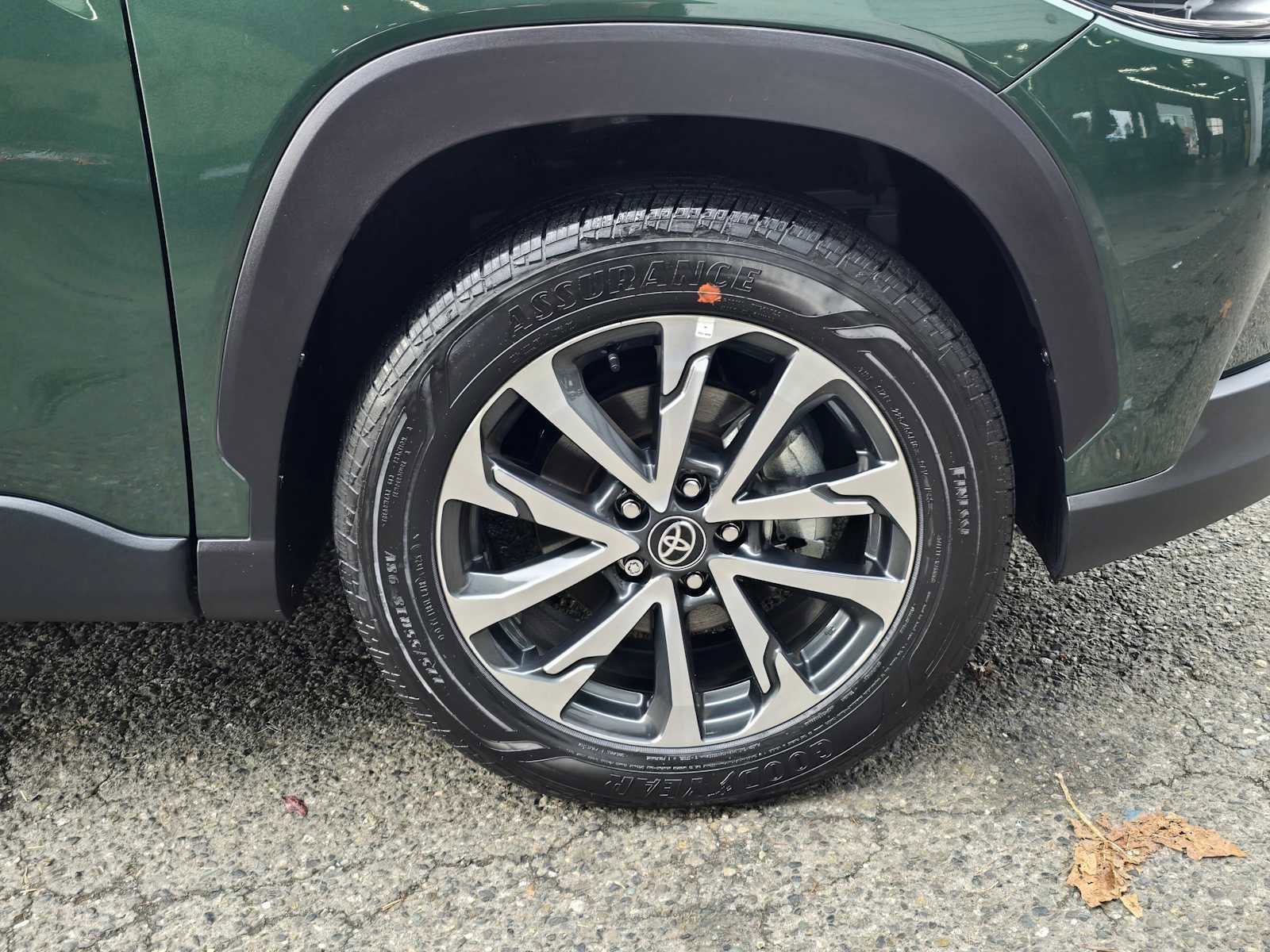 Certified 2025 Toyota Corolla Cross XLE image 9