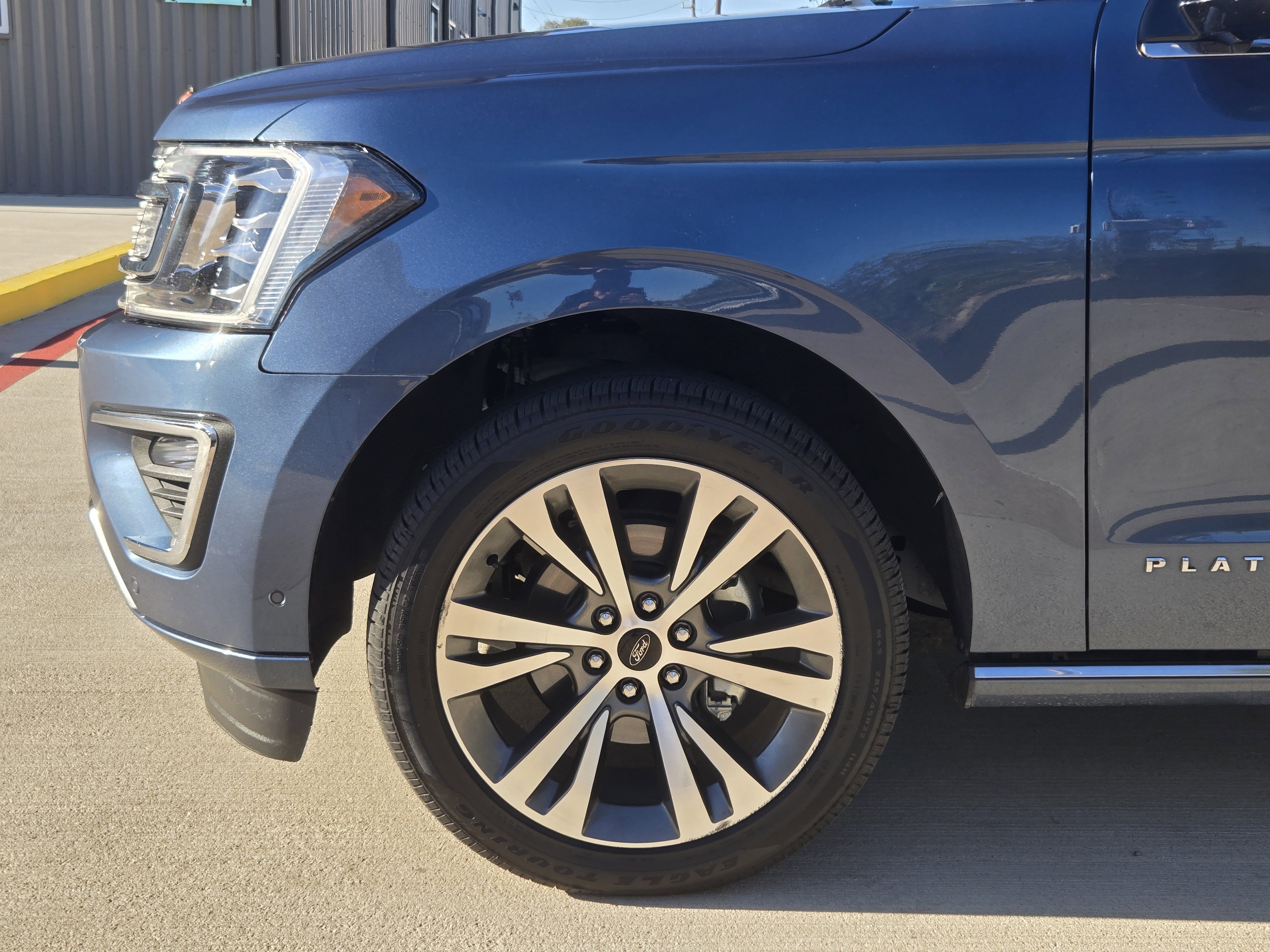 Used 2020 Ford Expedition Platinum image 5