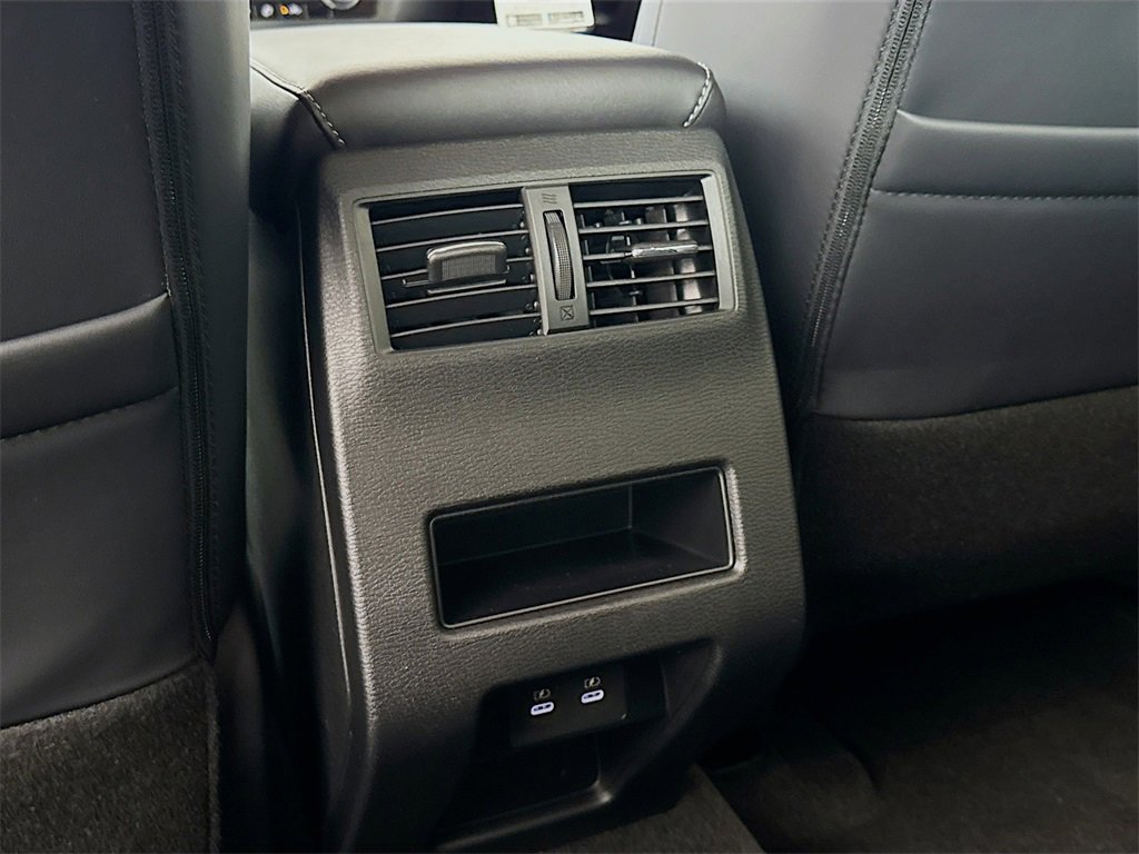 New 2025 Mitsubishi Outlander SE image 27