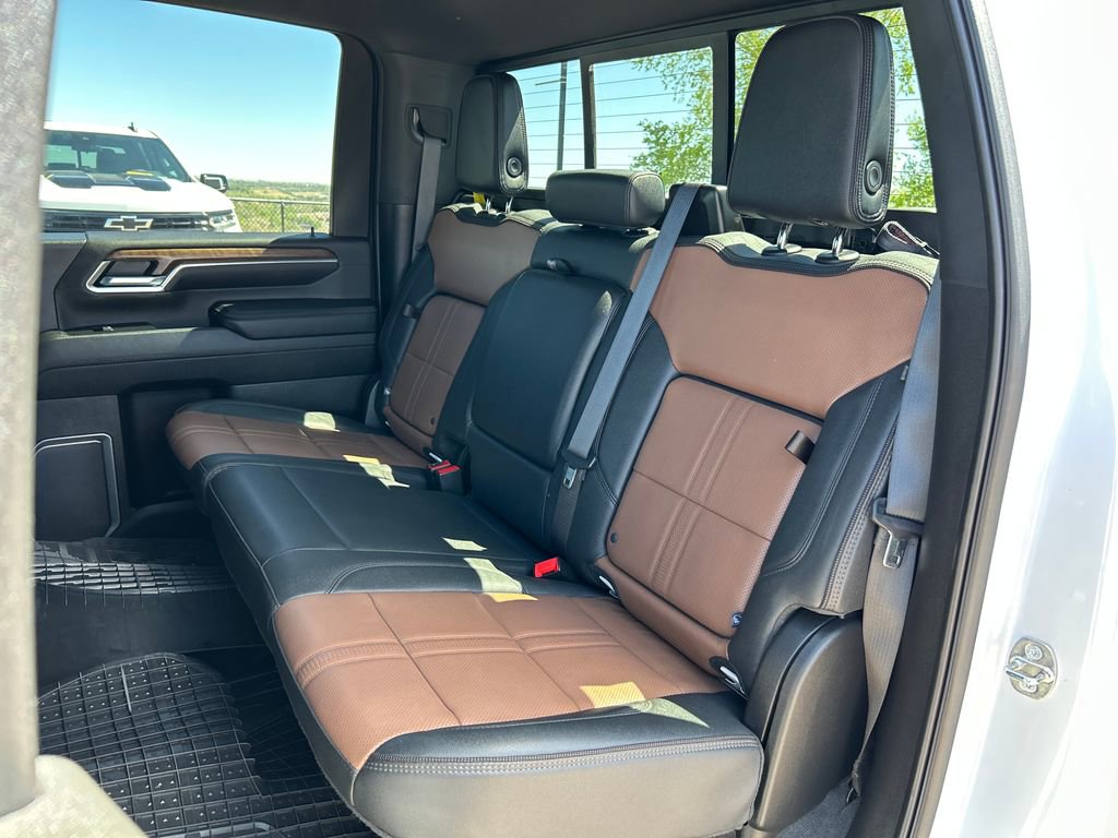 Used 2024 Chevrolet Silverado 3500 High Country w/ High Country Premium Package image 18