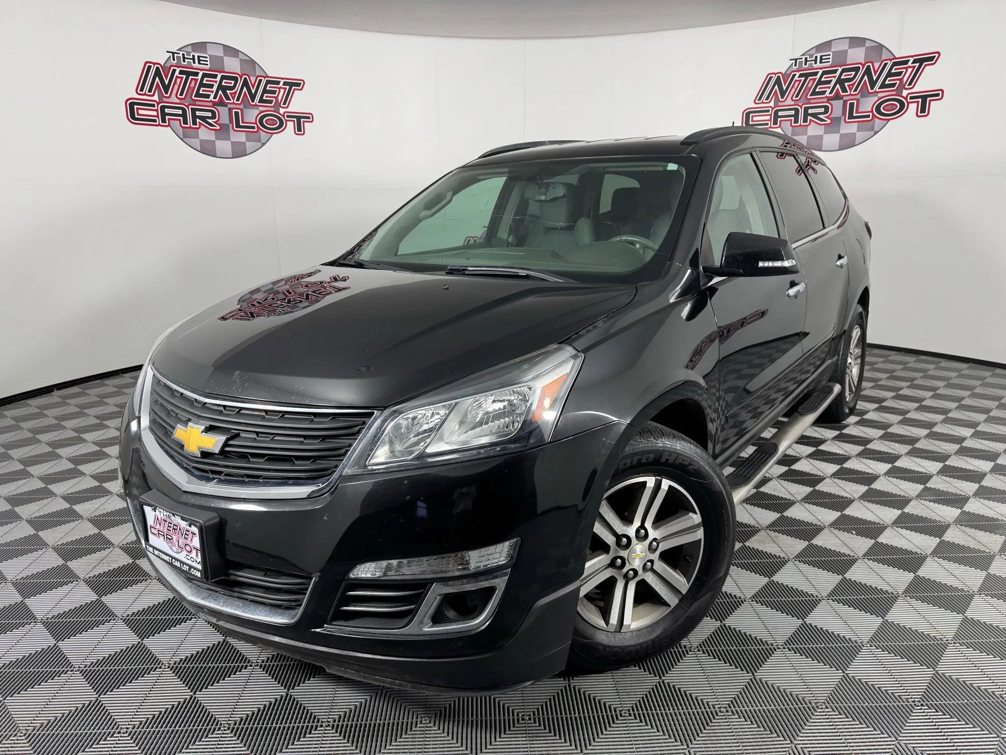 Used 2017 Chevrolet Traverse LT