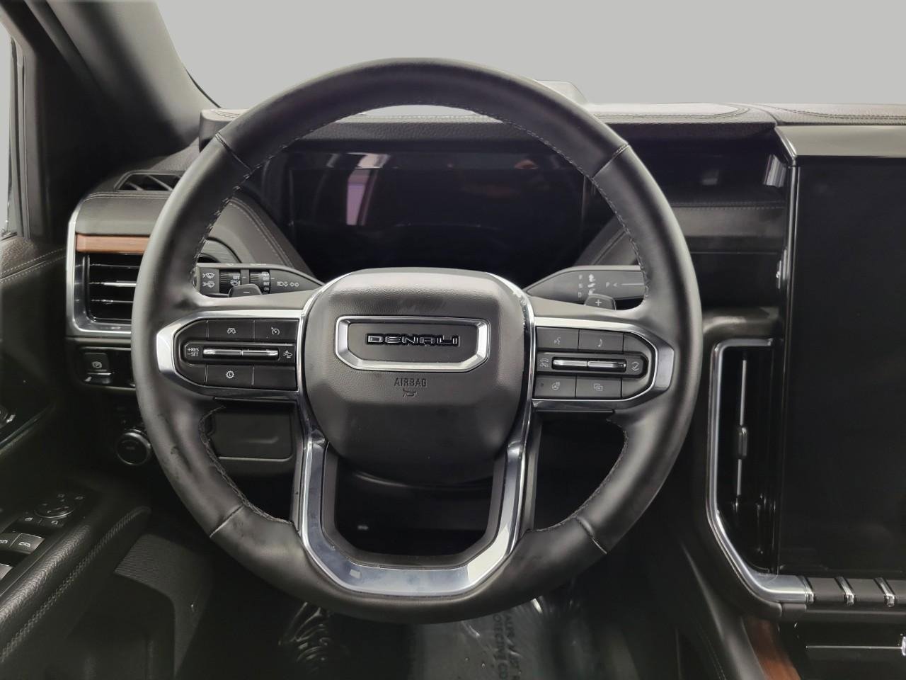 Certified 2025 GMC Yukon XL Denali image 6