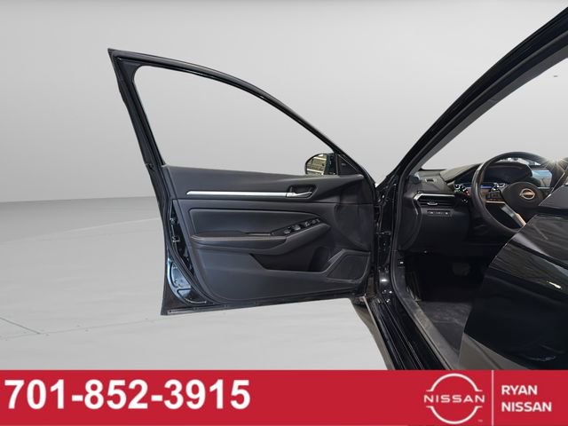 Certified 2024 Nissan Altima 2.5 SR w/ SR Premium Package AWD/4WD image 19