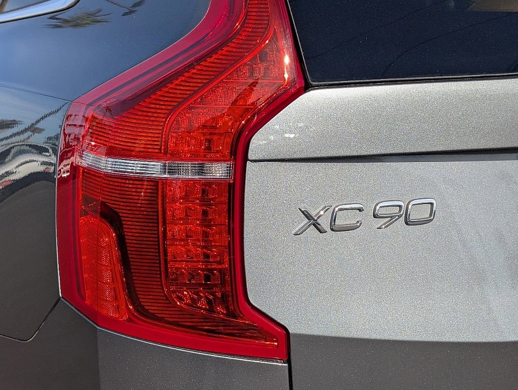 Used 2017 Volvo XC90 T6 Inscription w/ Vision Package image 12