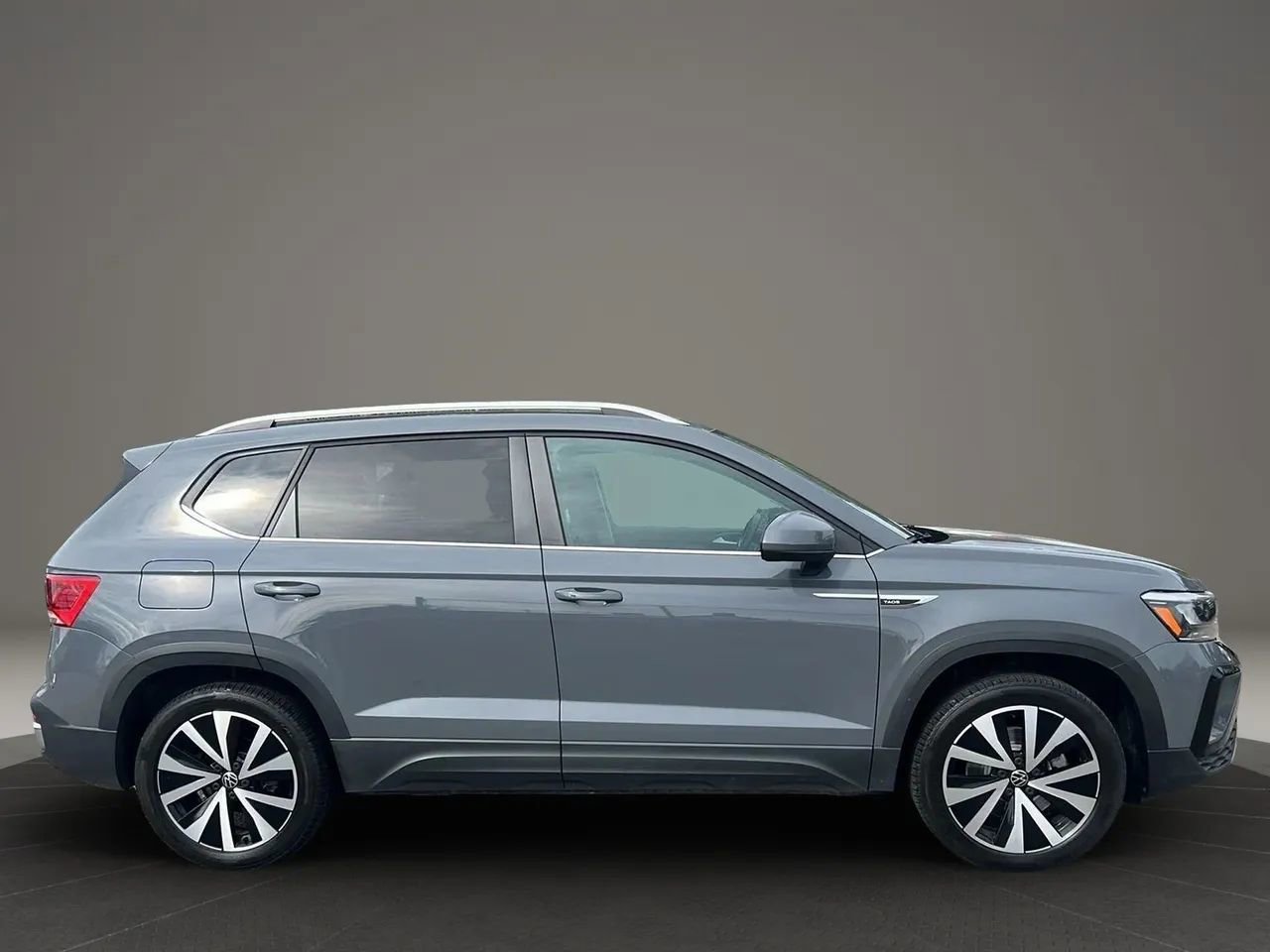 Used 2022 Volkswagen Taos SE AWD/4WD image 4