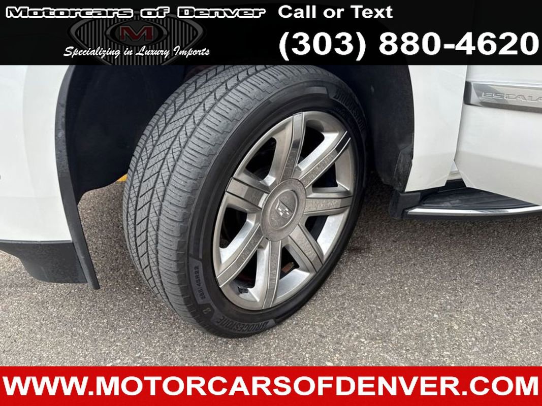 Used 2019 Cadillac Escalade Luxury AWD/4WD image 16