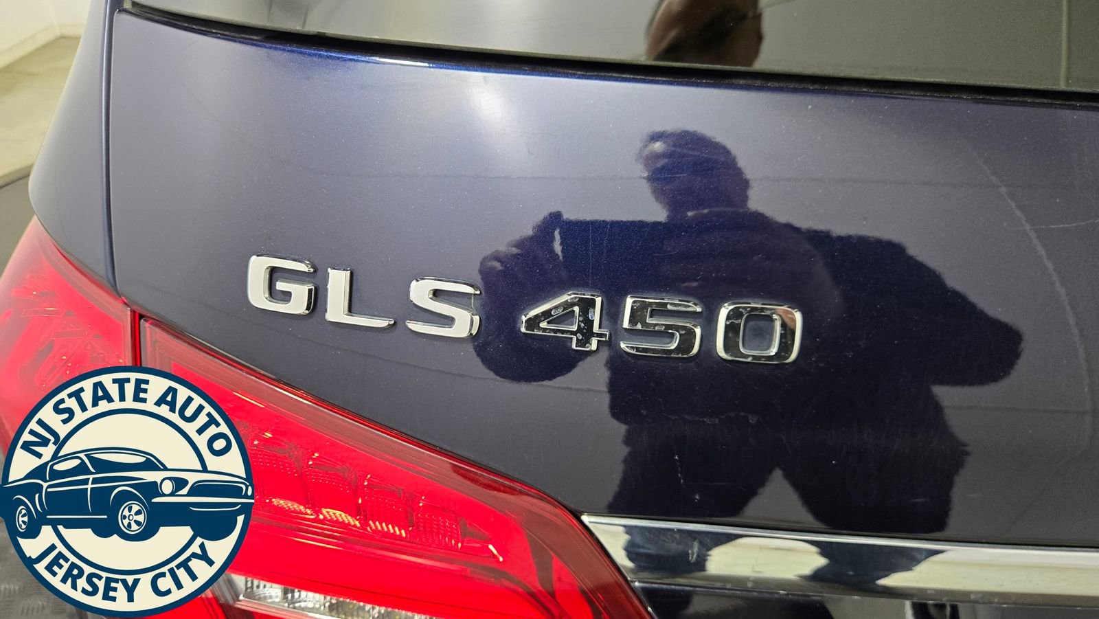 Used 2018 Mercedes-Benz GLS 450 4MATIC w/ Premium Package image 31