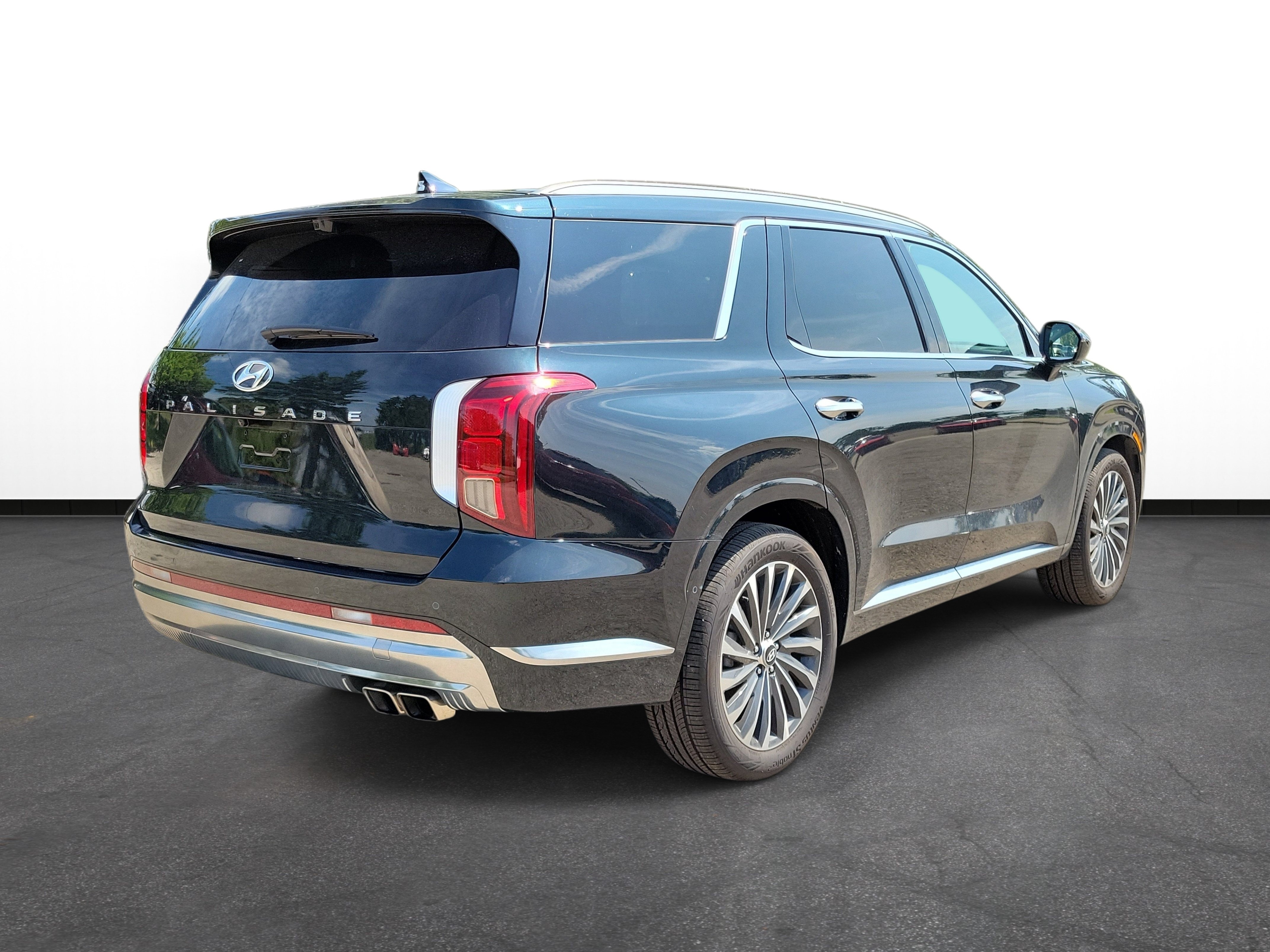 Used 2025 Hyundai Palisade Calligraphy FWD image 4