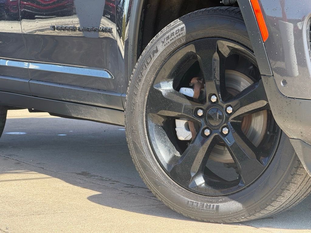 Used 2024 Jeep Grand Cherokee Limited w/ Luxury Tech Group II image 10