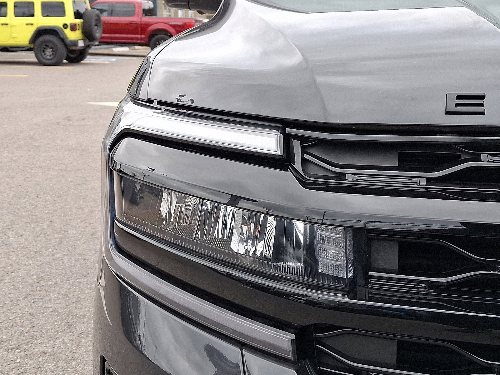 Used 2022 Ford Expedition Limited image 9