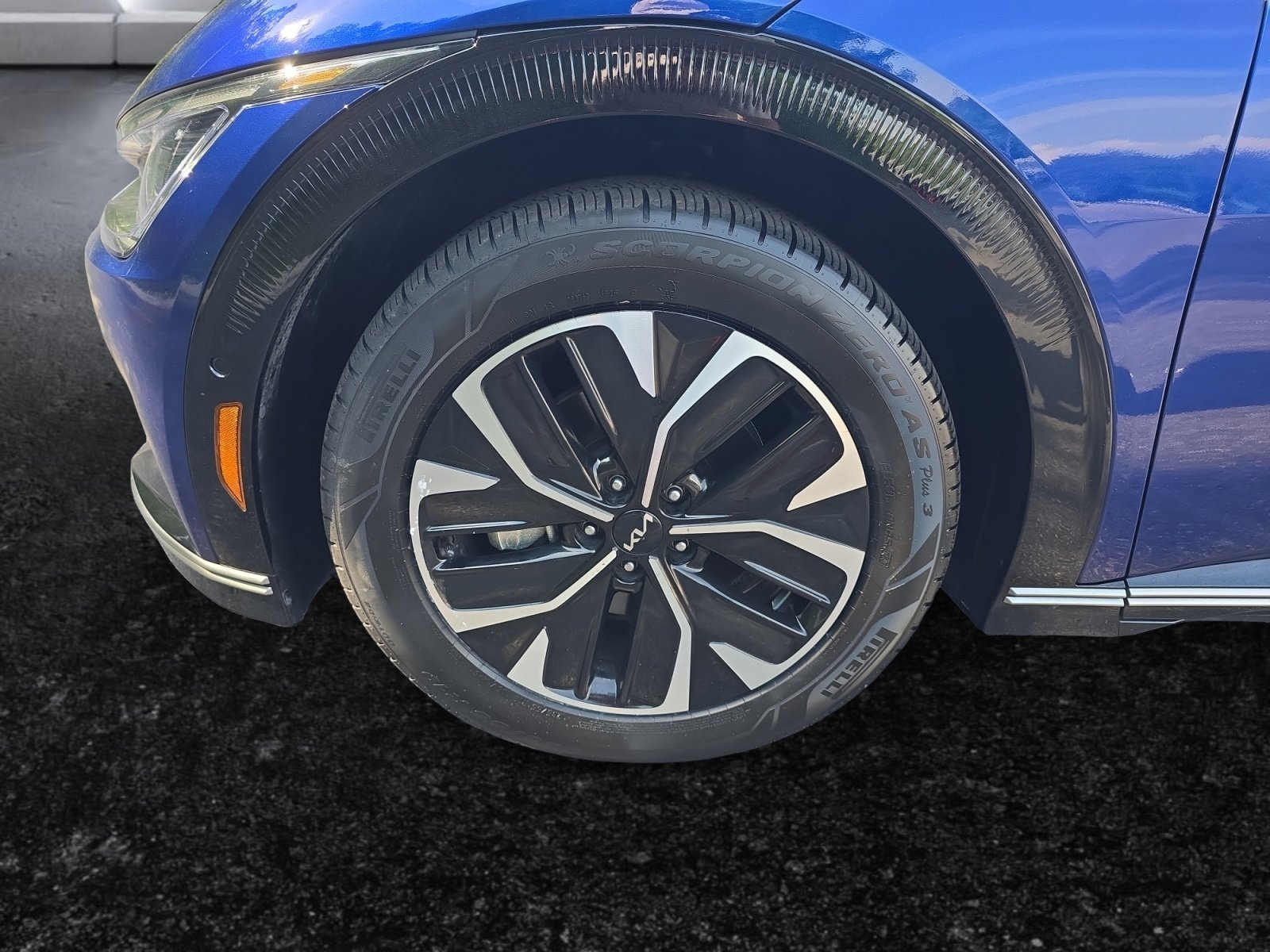 Used 2024 Kia EV6 Wind w/ Wind Technology Package RWD image 9