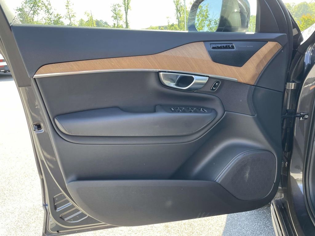 Used 2023 Volvo XC90 B6 Plus w/ Protection Package Premier AWD/4WD image 5