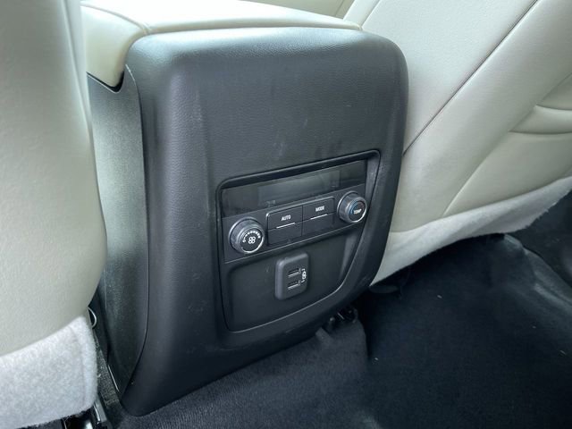 Used 2024 Buick Enclave Essence image 21