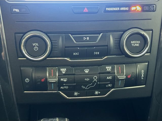 Used 2018 Ford Explorer XLT AWD/4WD image 16