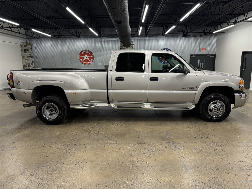 Used 2005 GMC Sierra 3500 SLT w/ Heavy-Duty Power Package AWD/4WD image 15